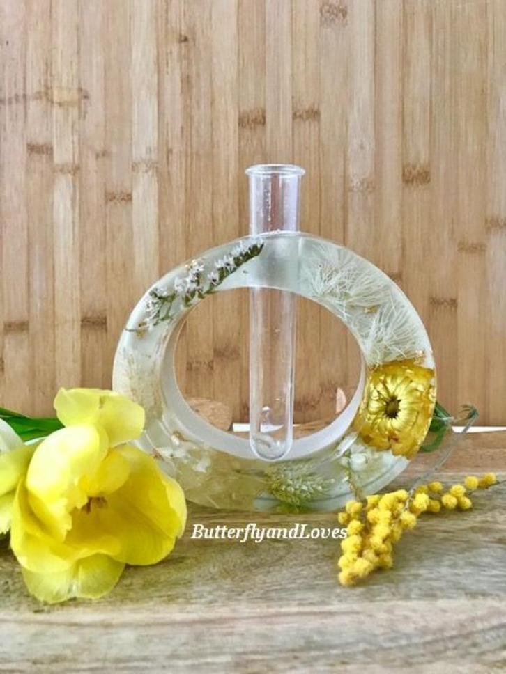 Epoxy vaas met echte gedroogde bloemen Liefdevol handgemaakt, Huis en Inrichting, Woonaccessoires | Vazen, Nieuw, Overige kleuren