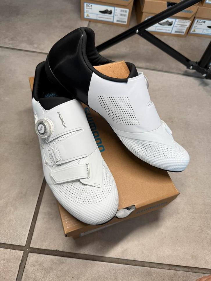 Shimano RC502 Wielrenschoenen Heren maten 46 en 47 wit NIEUW, Fietsen en Brommers, Fietsaccessoires | Fietskleding, Zo goed als nieuw