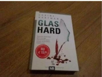 Corine Hartman, Glashard beschikbaar voor biedingen
