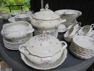 2 x Dinerservies Pas Aan Carla met bloemetjes roosjes beschikbaar voor biedingen