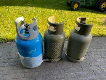 3 lege gasflessen beschikbaar voor biedingen