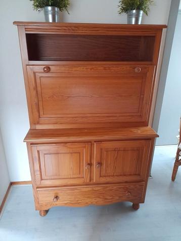 Kast / commode retro vintage beschikbaar voor biedingen