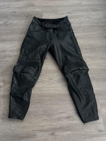 Leren motorbroek beschikbaar voor biedingen