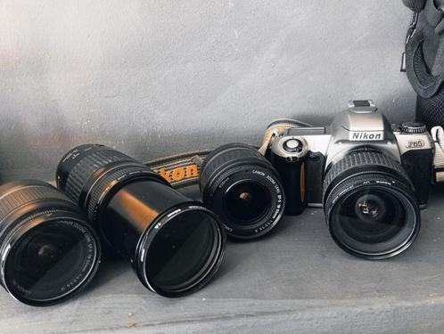 NIKON analoge fotocamera complete set incl div. lenzen etc!, Audio, Tv en Foto, Fotocamera's Analoog, Zo goed als nieuw, Spiegelreflex