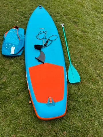 Compact en licht supboard (9'/34"/5") met padel en pomp beschikbaar voor biedingen