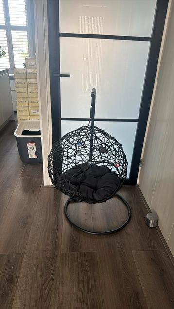 Katten ligstoel beschikbaar voor biedingen