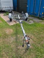 Kleine boot trailer, Watersport en Boten, Boottrailers, Ophalen, Zo goed als nieuw, Minder dan 6 meter, Minder dan 1500 kg