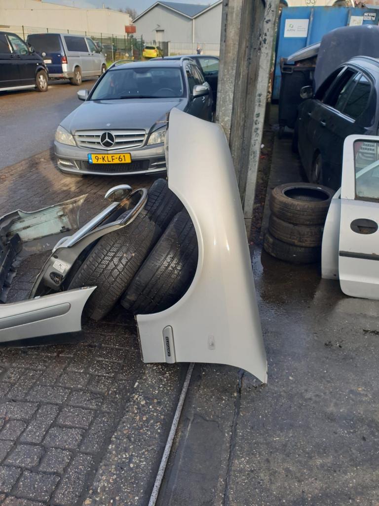 MERCEDES CLK CABRIOLET VOORSCHERM LINKS  BJ 98 TOT 2001, Gebruikt, -, -, Ophalen of Verzenden