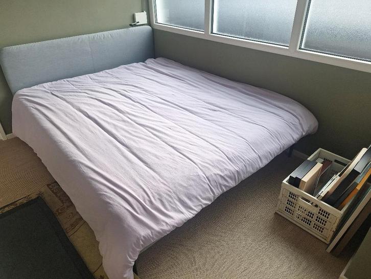 Slattum bed, Huis en Inrichting, Slaapkamer | Bedden, Zo goed als nieuw, Tweepersoons, 160 cm, 200 cm, Stof, Grijs, Ophalen