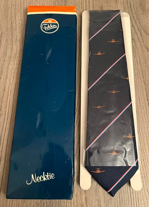 Fokker stropdas / necktie nieuw in originele verpakking, Verzamelen, Luchtvaart en Vliegtuigspotten, Nieuw, Overige typen, Verzenden