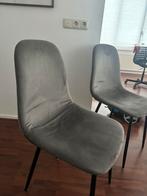 2 grijze eetkamer stoelen, Ophalen, Zo goed als nieuw, Grijs, Twee