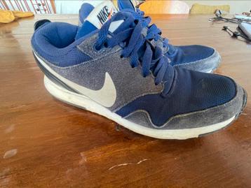 Nike air maat 41 beschikbaar voor biedingen