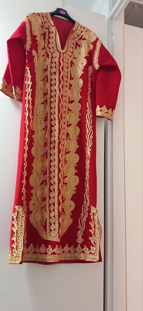 Prachtige henna jurk voor speciale gelegenheden, Kleding | Dames, Jurken, Zo goed als nieuw, Maat 38/40 (M), Rood, Onder de knie