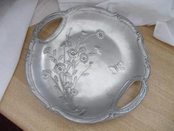 Franse tinnen Jugenstil schaal beschikbaar voor biedingen
