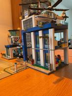 Lego city: politie, brandweer, ambulance en boeven., Kinderen en Baby's, Speelgoed | Duplo en Lego, Ophalen of Verzenden, Zo goed als nieuw