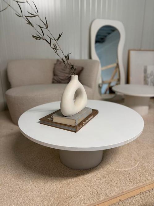 Ronde tafel beige met kolompoot, Huis en Inrichting, Tafels | Salontafels, Nieuw, Minder dan 50 cm, 50 tot 100 cm, 50 tot 100 cm