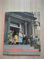 Trouw en te goeder trouw - Koninklijk boek 1964, Ophalen of Verzenden, 20e eeuw of later, Gelezen, H.M. Koningin Juliana