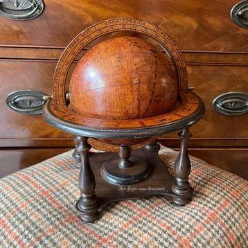 Engels antiek brocante Globe stand beschikbaar voor biedingen