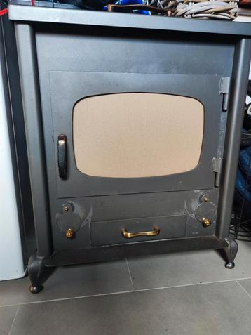 Houtkachel - Klassiek model beschikbaar voor biedingen