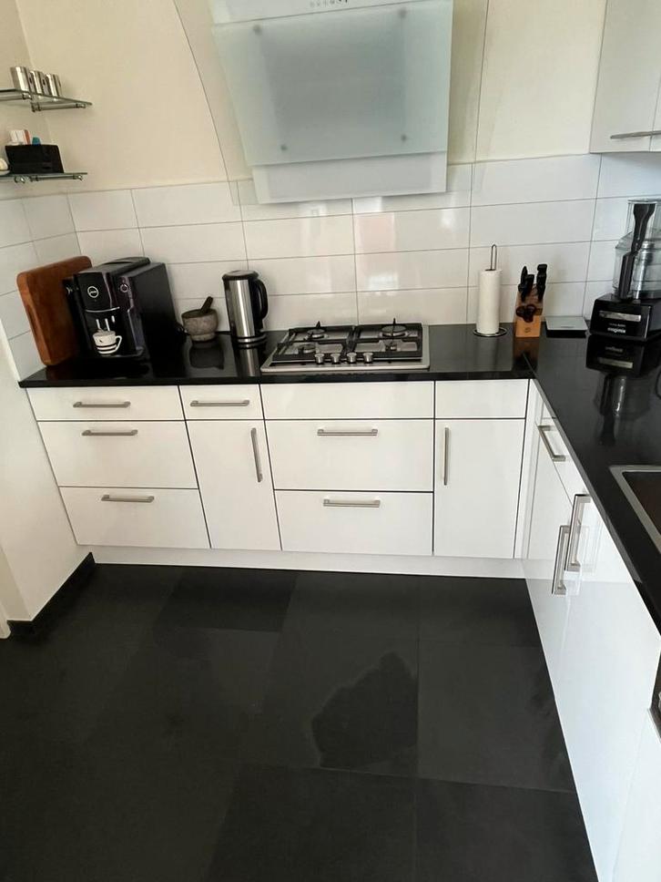Hoekkeuken (hoogglans), Huis en Inrichting, Keuken | Complete keukens, Gebruikt, Hoekkeuken, Wit, Graniet of Steen, Hoogglans of Gelakt