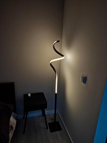 Vloerlamp Koers beschikbaar voor biedingen