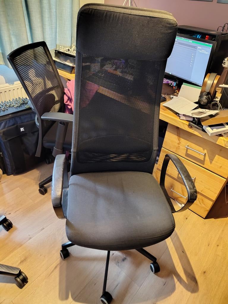 Goede, nette bureaustoel, Huis en Inrichting, Ophalen, Gaming bureaustoel, Gebruikt, Zwart