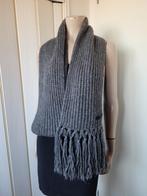 Valentino sjaal/grijs wol alpaca, Kleding | Dames, Valentino, Ophalen of Verzenden, Zo goed als nieuw, Sjaal