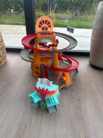 Cars Racebaan berg radiator spring- Zo Goed Als Nieuw! beschikbaar voor biedingen