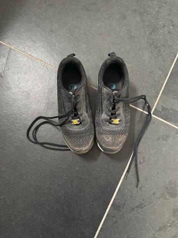 Zwarte dames veiligheidsschoenen Bata beschikbaar voor biedingen