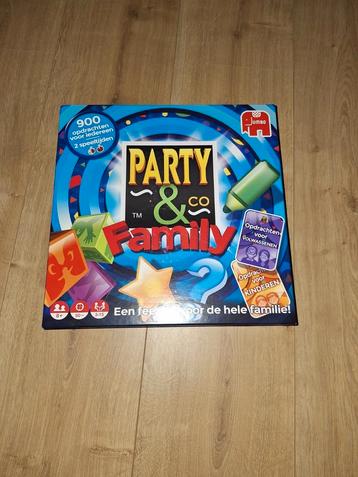 Party & Co Family bordspel beschikbaar voor biedingen