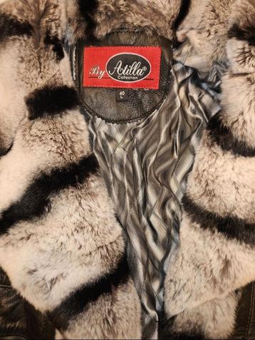 Nieuwe leren jas met konijnenbont beschikbaar voor biedingen