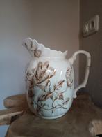 Antieke Kan met Bloemenmotief, Ophalen