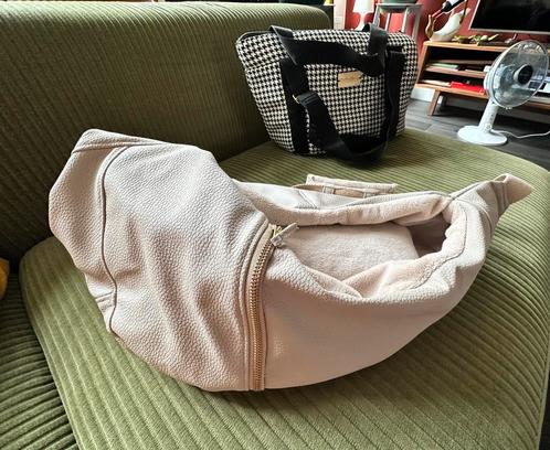 Hand en schoudertas te koop voor kleine hondjes!, Dieren en Toebehoren, Honden-accessoires, Zo goed als nieuw, Ophalen of Verzenden