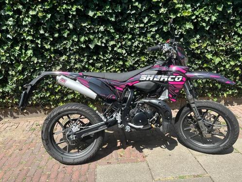 zgan  schakelbrommer sherco e50 sm van 2024, Fietsen en Brommers, Brommers | Crossbrommers, Zo goed als nieuw, Overige merken