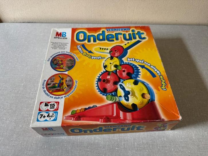 ONDERUIT spel van MB compleet Z.G.A.N., Hobby en Vrije tijd, Gezelschapsspellen | Bordspellen, Zo goed als nieuw, Een of twee spelers