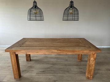 Massief Teakhouten eettafel beschikbaar voor biedingen