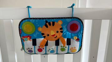 Fisher Price Piano voor in de box / boxhanger beschikbaar voor biedingen