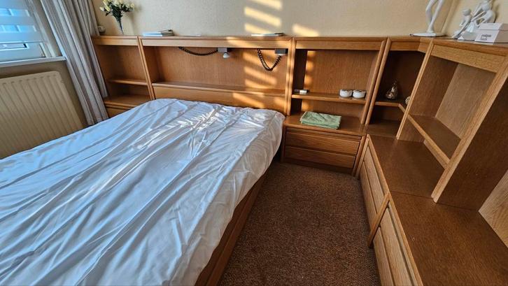 Hulsta Bed 140x200 met lattenbodem, matras en ombouw, Huis en Inrichting, Slaapkamer | Bedden, Gebruikt, Twijfelaar, 140 cm, 200 cm