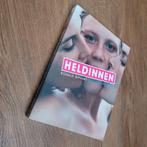 Heldinnen door Ronald Giphart & Eric van den Elsen, Gelezen, Ophalen of Verzenden, Nederland, E. van den Elsen; Ronald Giphart