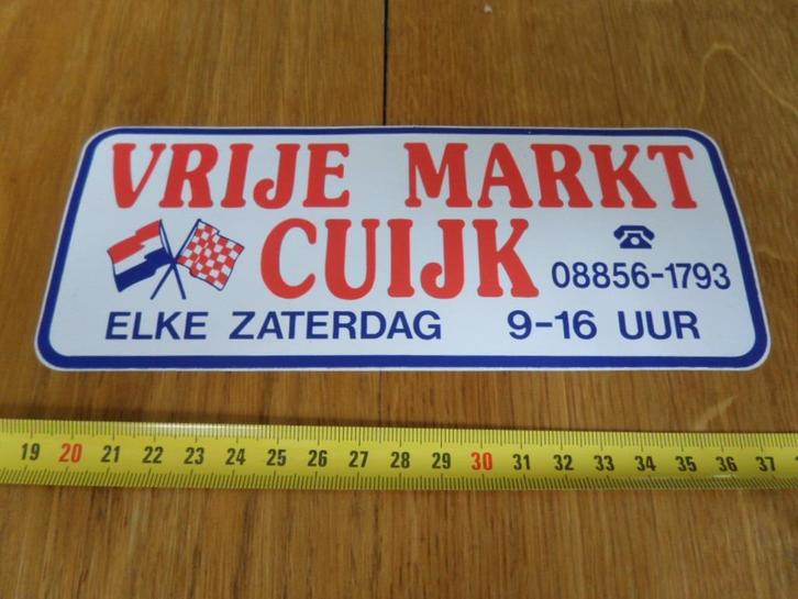 sticker Cuijk VRIJE MARKT  elke zaterdag  XXG065 *, Verzamelen, Stickers, Zo goed als nieuw, Bedrijf of Vereniging, Ophalen