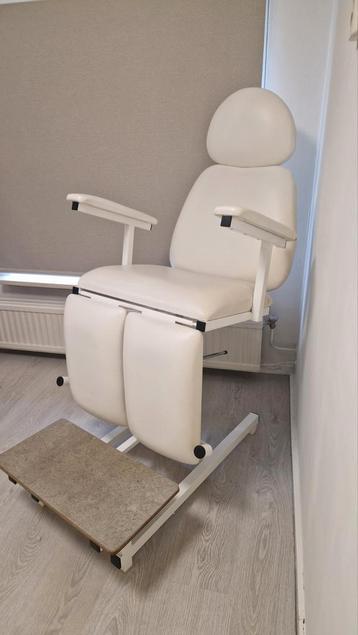 Pedicure behandelstoel beschikbaar voor biedingen