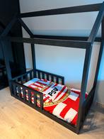 Prachtig bedhuisje peuterbed inclusief, 70 tot 85 cm, Zo goed als nieuw, Lattenbodem, 140 tot 160 cm