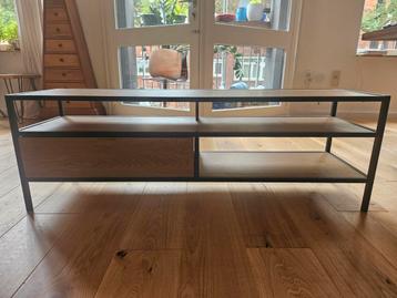 Mooi houten tv-meubel | Scandinavische stijl beschikbaar voor biedingen