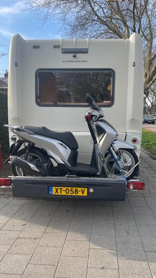 Scooterdrager van aluminium met lier moeiteloos op - afladen, Caravans en Kamperen, Camper-accessoires, Zo goed als nieuw, Ophalen