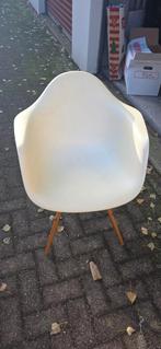 Eames Vitra Stoel - Design Klassieker, Ophalen, Gebruikt, Wit, Metaal