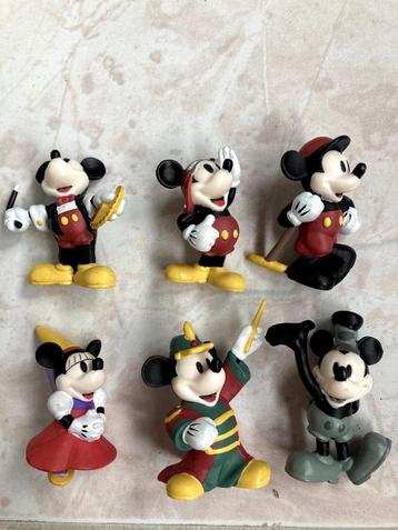 verschillende Mickey Mouse poppetjes