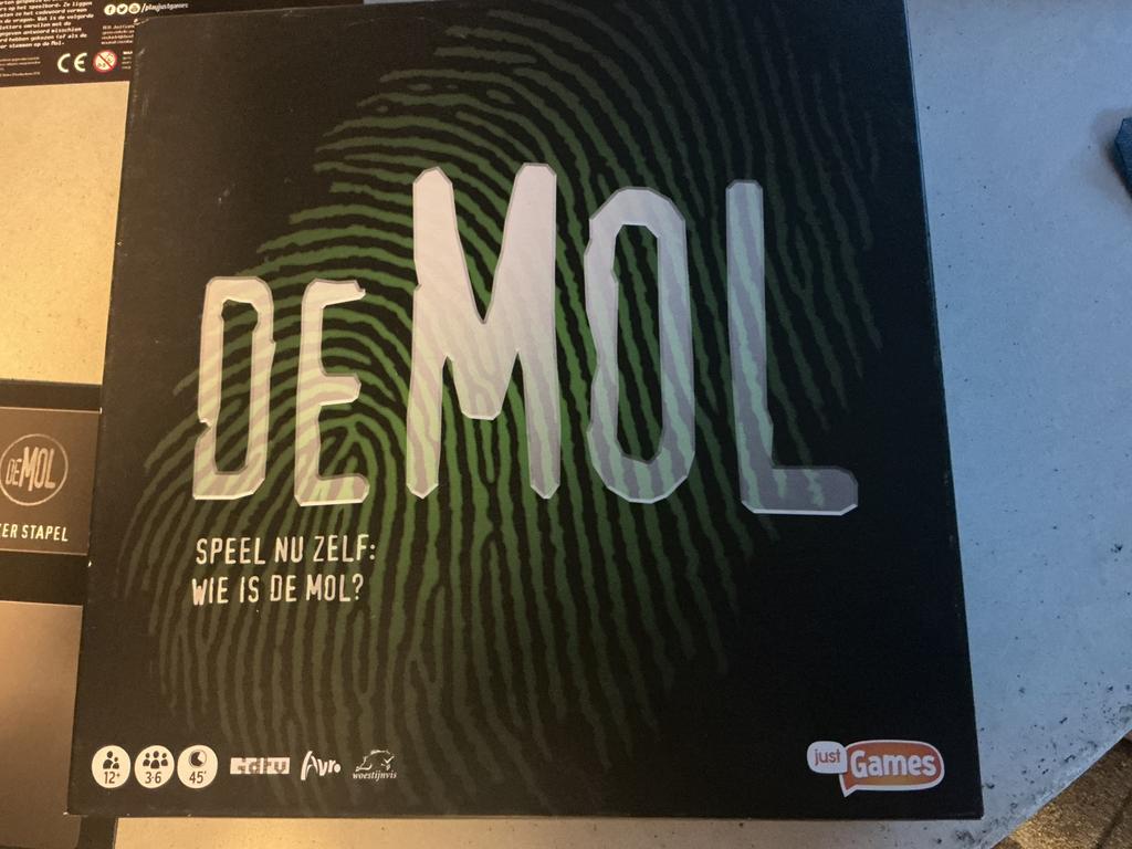 Wie is de mol spel, Drie of vier spelers, Ophalen of Verzenden, Zo goed als nieuw