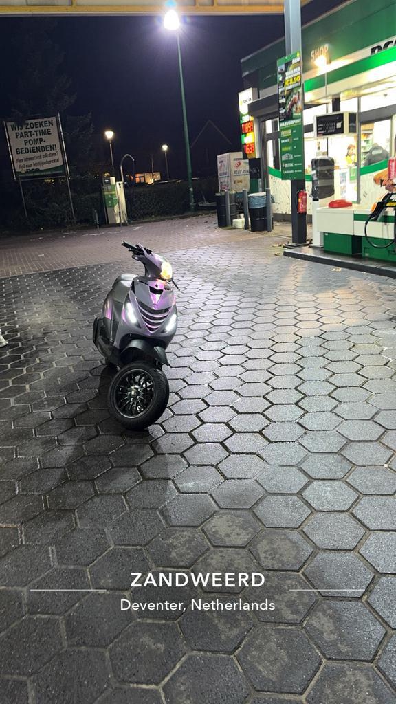 Piaggio zip 2000 brom, Fietsen en Brommers, Scooters | Piaggio, Zo goed als nieuw, Zip, Benzine, Ophalen