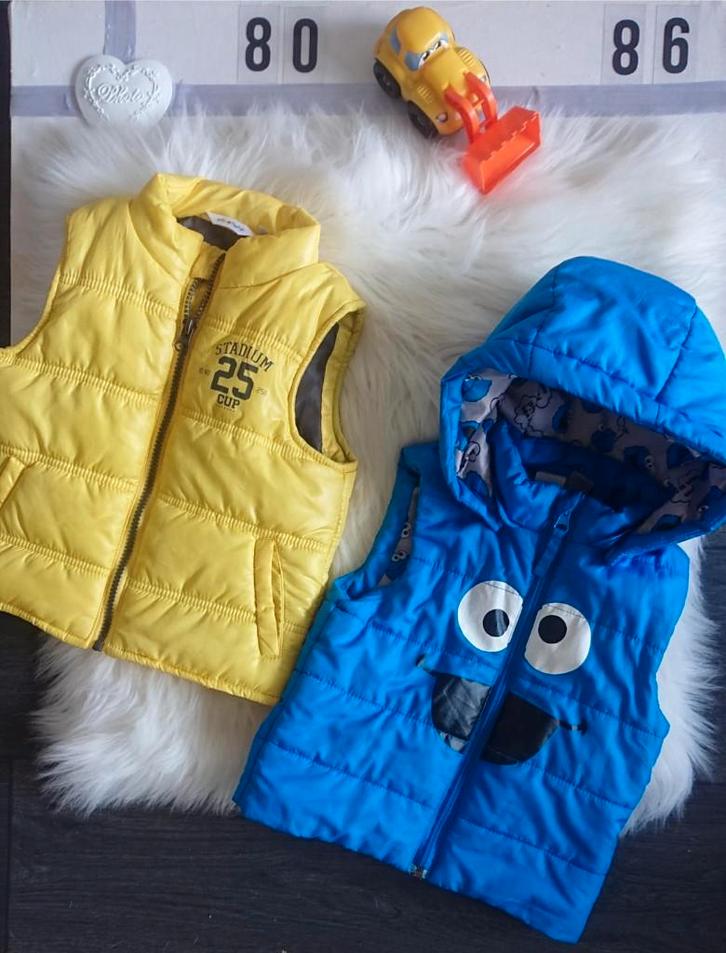 Twee bodywarmers Koekiemonster/geel maat 86, Kinderen en Baby's, Babykleding | Maat 86, Gebruikt, Jongetje, Jurkje of Rokje, Ophalen of Verzenden
