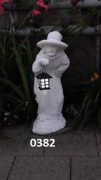 Heks met lantaarn licht houder is op zonnen energie, Ophalen, Nieuw, Beton, Abstract beeld